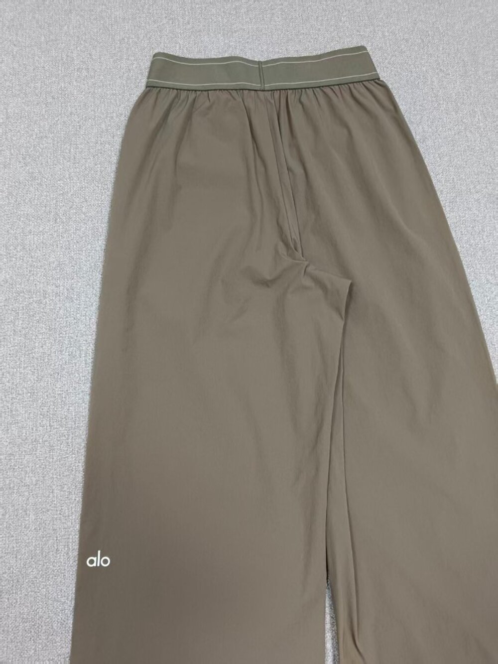 Olive ALO Yoga Suit Up Trouser🔥Wide-Leg,Regular Limited,30” Inseam👼Chic,New - Picture 4 of 7